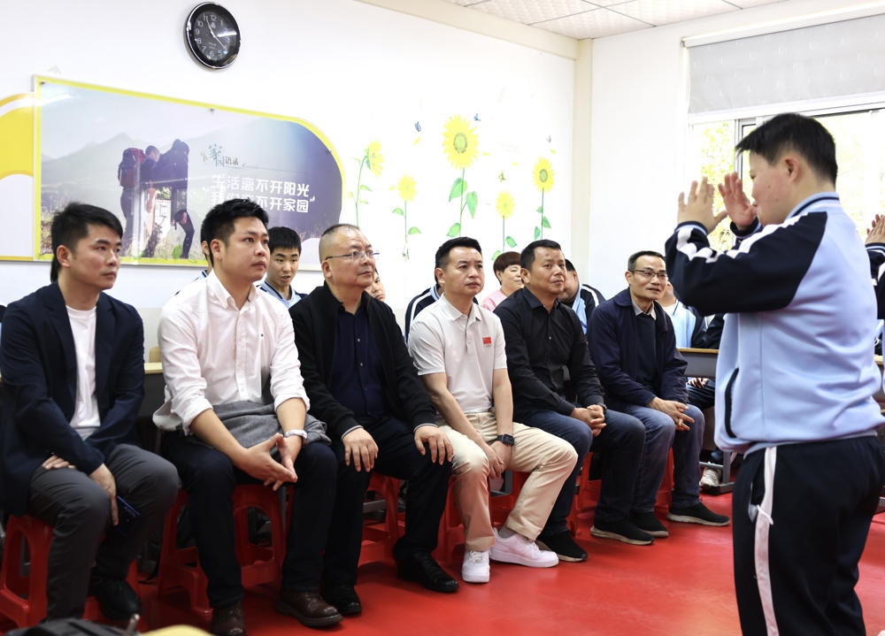 fb611937313cbe2759d882dd4005ac8d